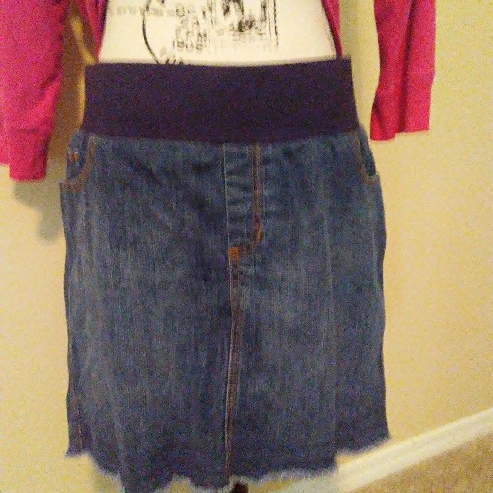 ⏰ Maternity denim skirt by Duo